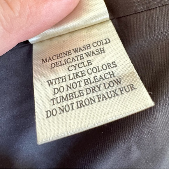 Dylan Faux Fur Leopard Vest - Picture 3 of 6